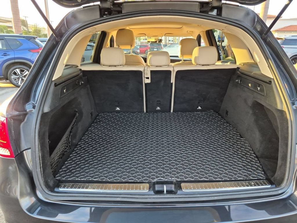 Used 2020 Mercedes-Benz GLC 300 image 27
