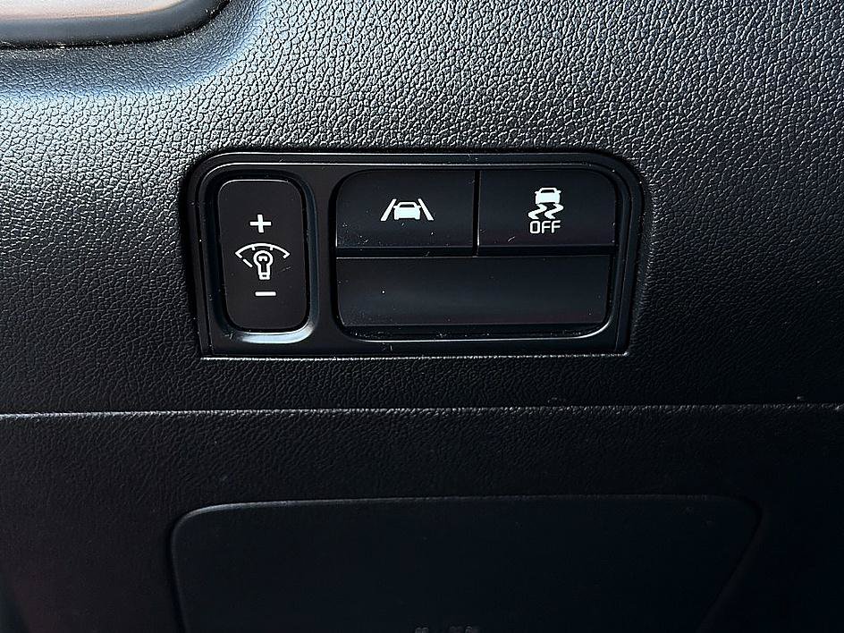 Used 2022 Kia Sorento S w/ Panoramic Sunroof Package FWD image 23