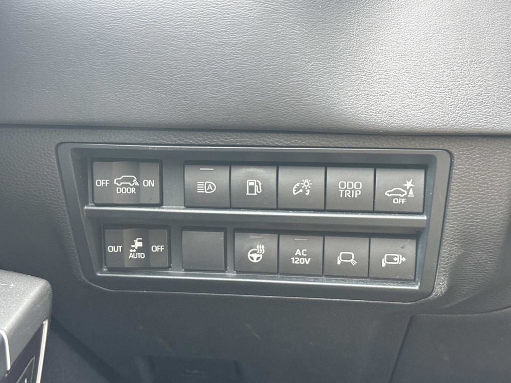 Used 2023 Toyota Sequoia Platinum AWD/4WD image 27