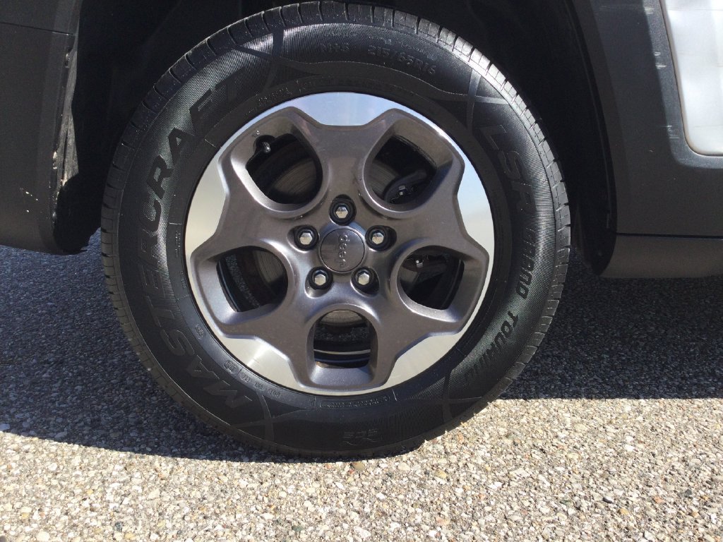 Used 2016 Jeep Renegade Sport w/ Power & Air Group AWD/4WD image 9