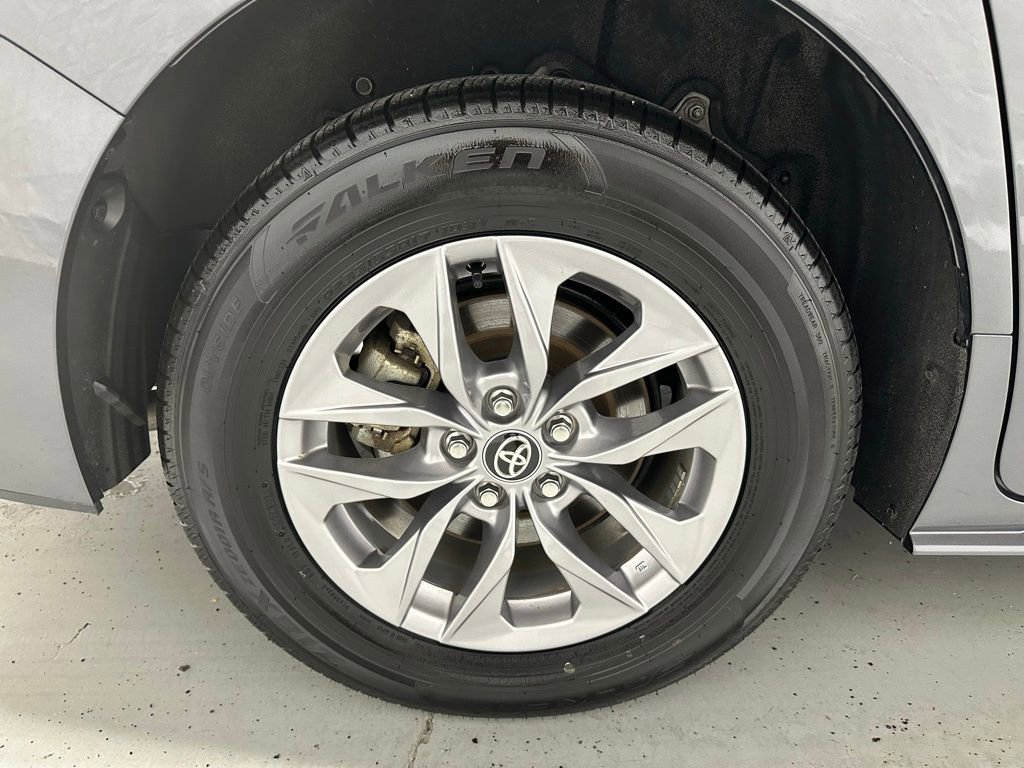 Used 2025 Toyota Sienna LE image 68