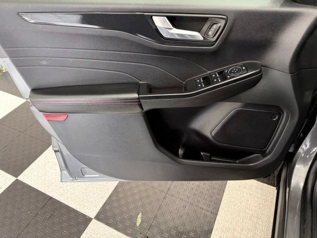 Used 2025 Ford Escape ST-Line Select AWD/4WD image 16