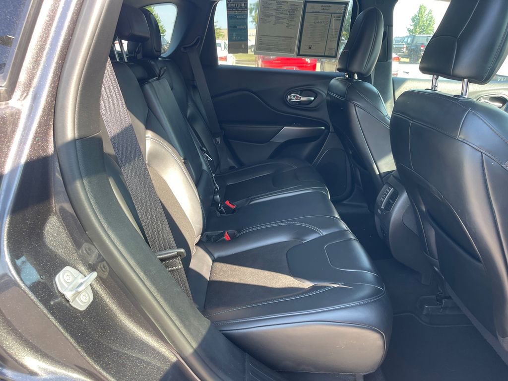 Used 2020 Jeep Cherokee Latitude Plus image 17