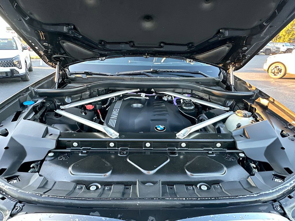 Used 2024 BMW X7 xDrive40i w/ Executive Package image 33