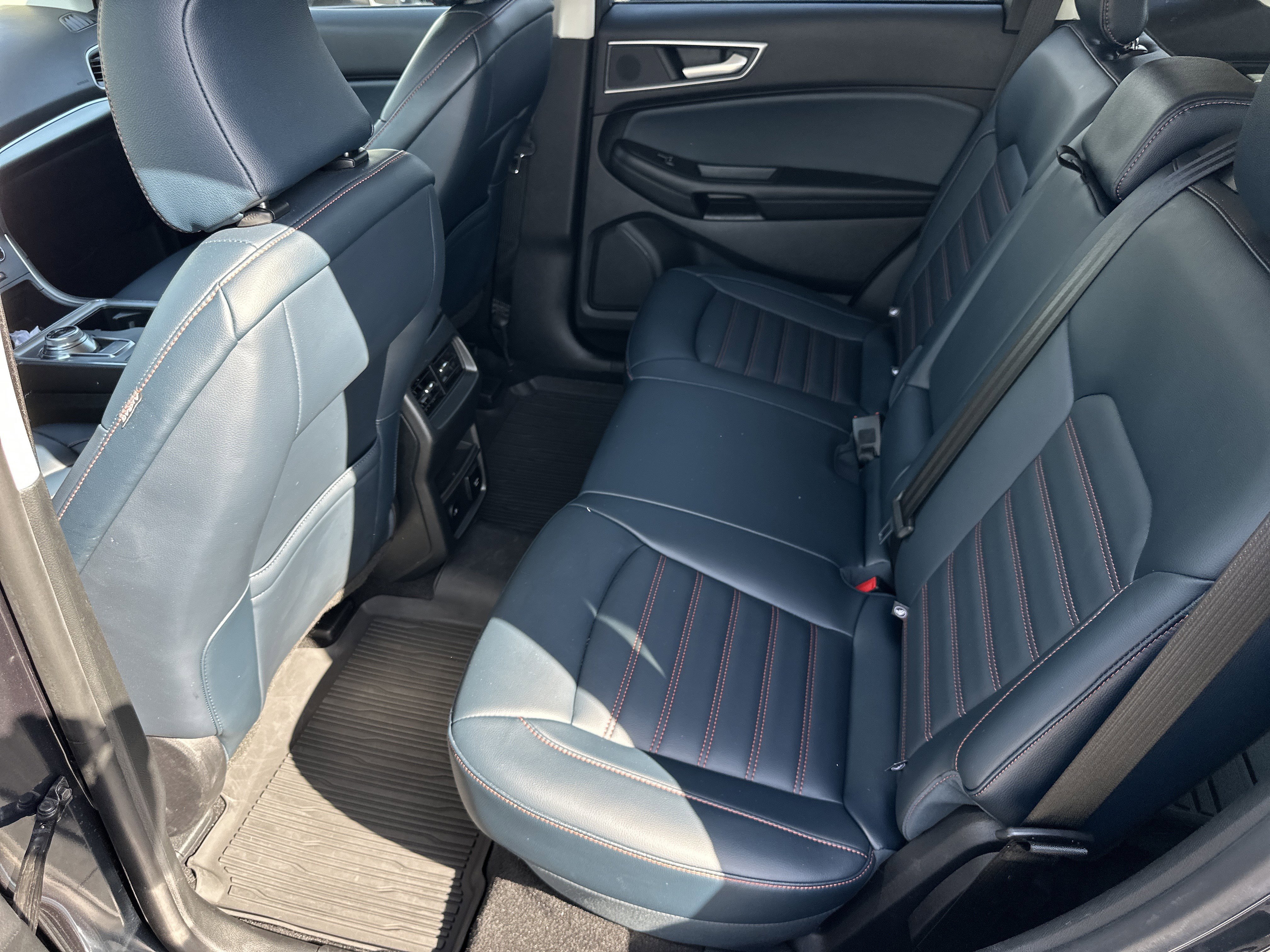 Used 2024 Ford Edge SEL w/ Sport Appearance Package image 22