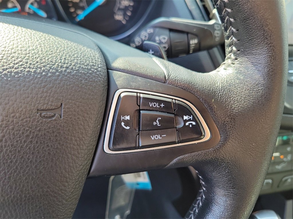 Used 2018 Ford Escape SE w/ SE Sport Appearance Package image 6