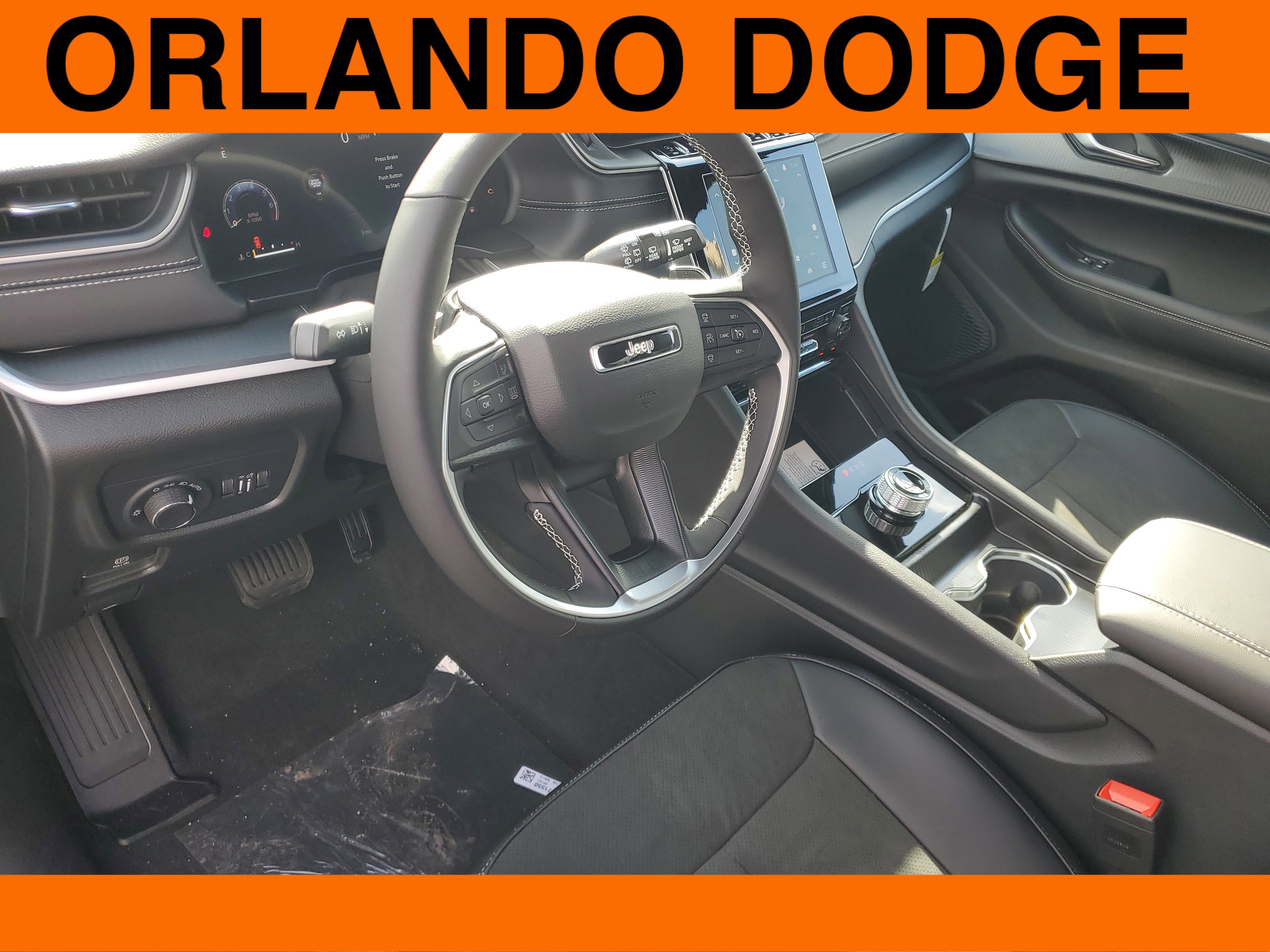 New 2025 Jeep Grand Cherokee L Altitude image 8