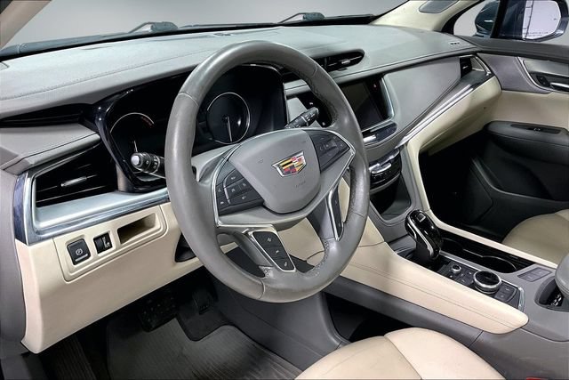 Used 2020 Cadillac XT5 Premium Luxury AWD/4WD image 17