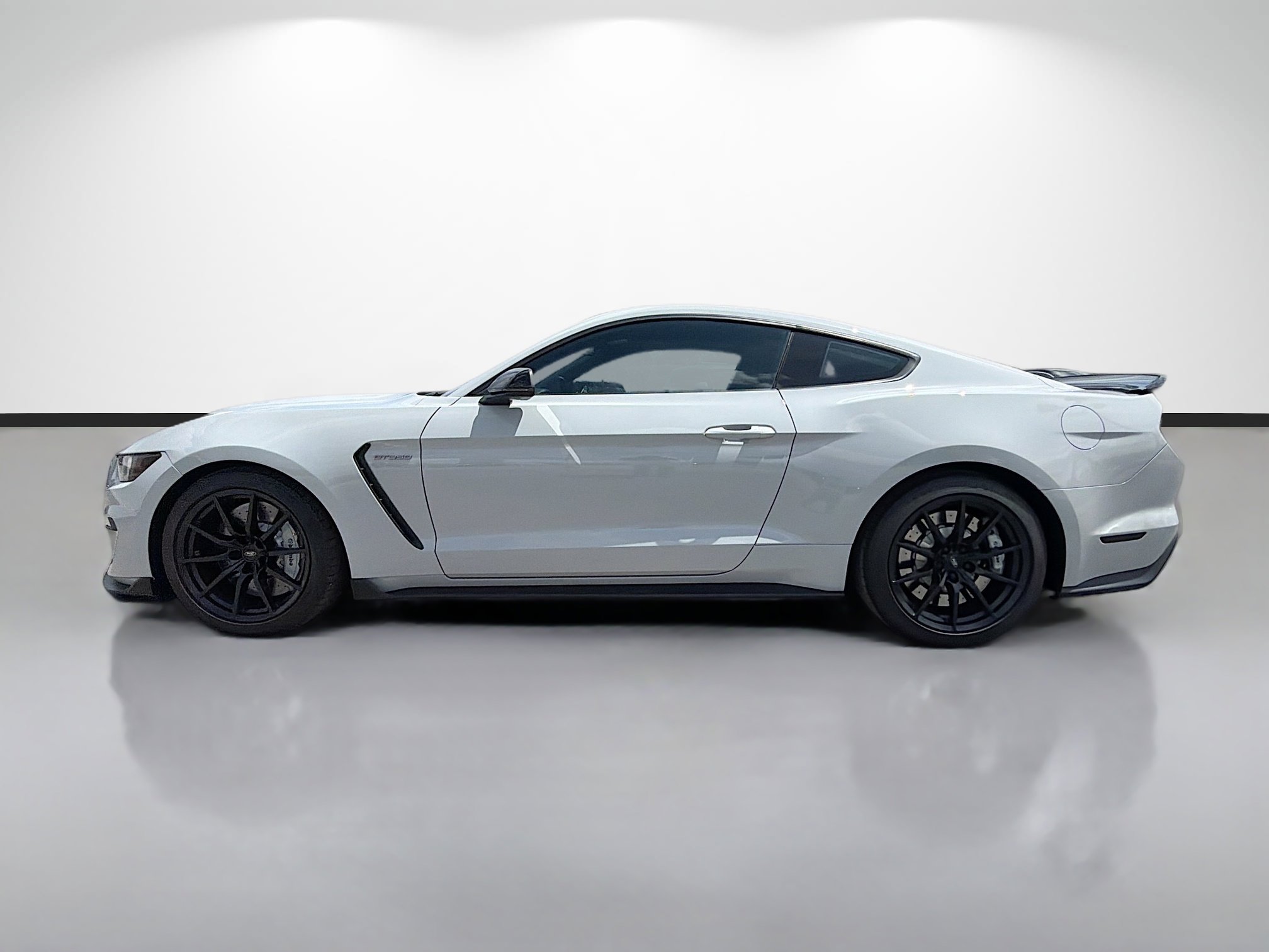 Used 2017 Ford Mustang Shelby GT350 w/ Electronics Package RWD image 6