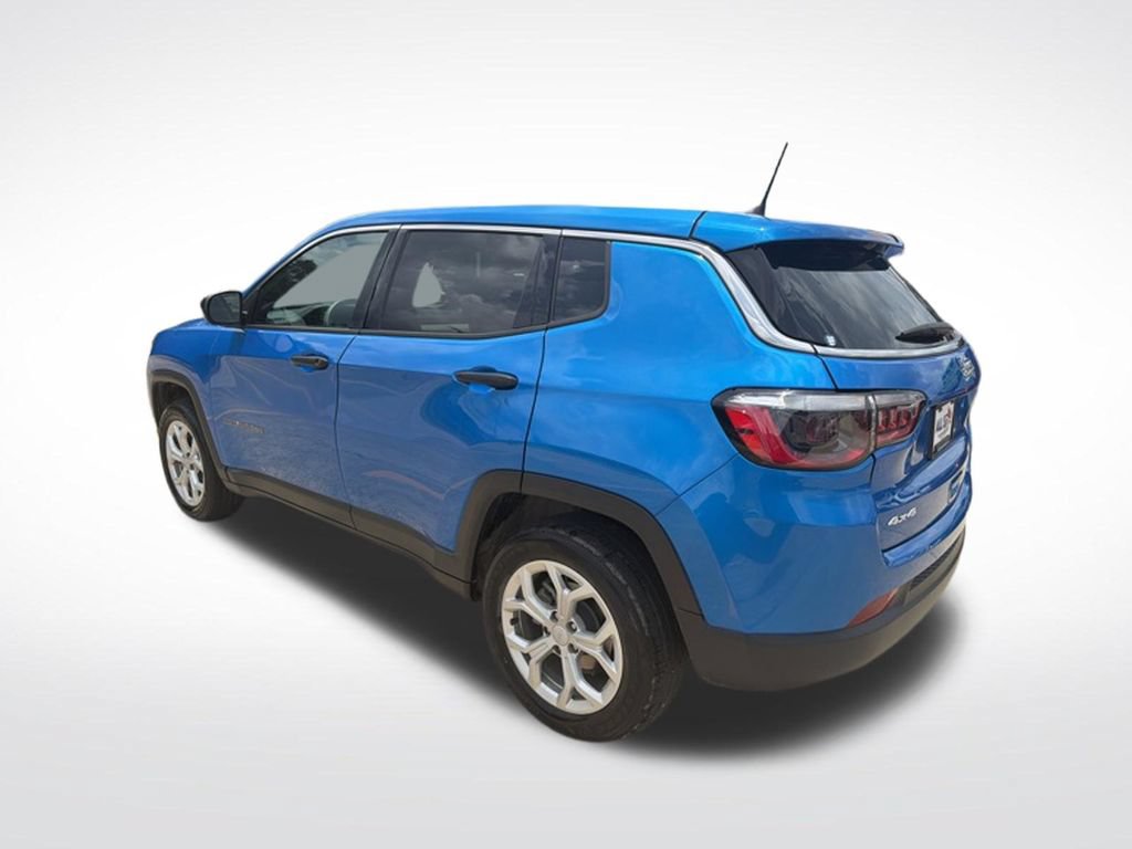 Used 2024 Jeep Compass Sport AWD/4WD image 6