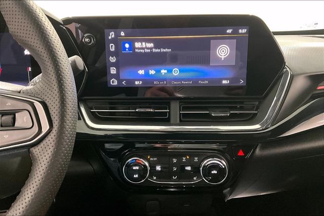 Used 2025 Chevrolet Trax RS image 15