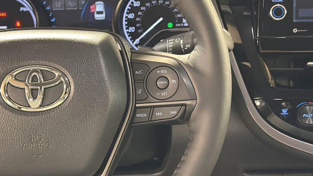 Used 2024 Toyota Camry XSE w/ Navigation Package image 18