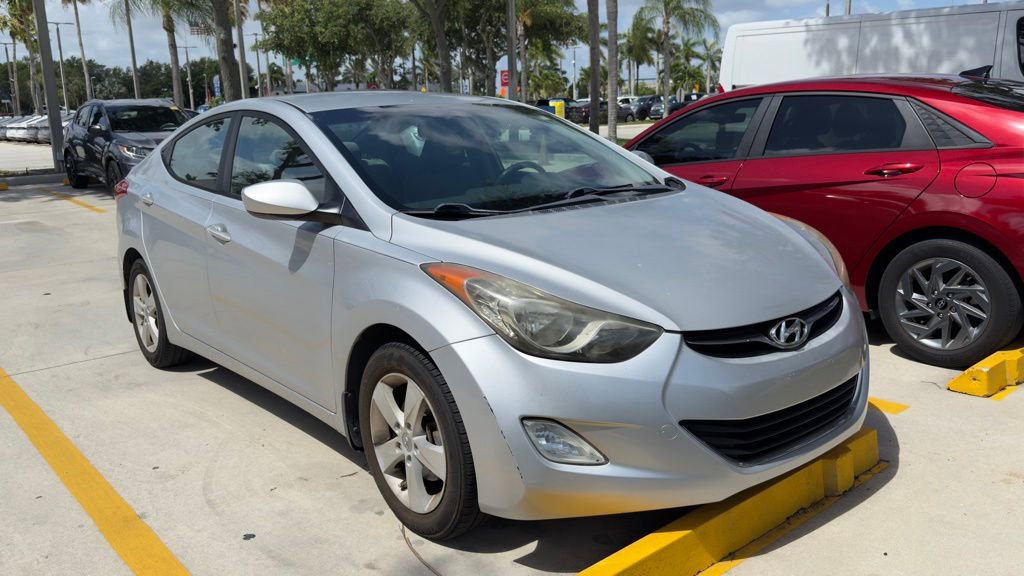 Used 2013 Hyundai Elantra GLS w/ Preferred Pkg FWD image 4