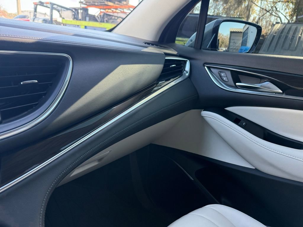 Used 2023 Buick Enclave Essence image 24
