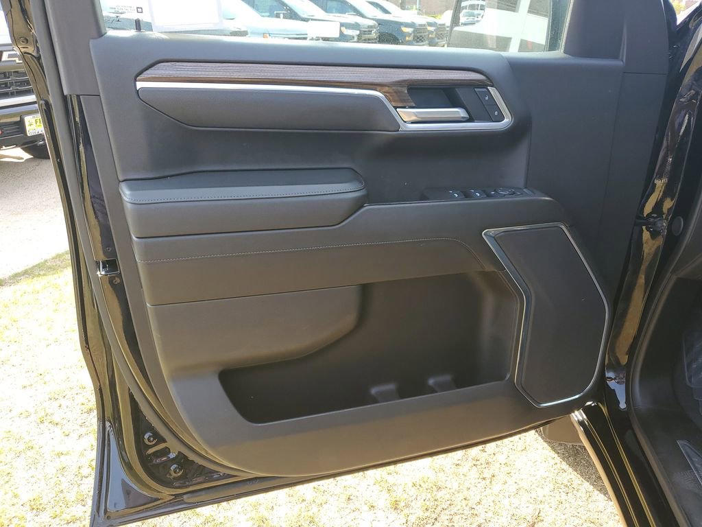 Used 2025 Chevrolet Silverado 1500 LT image 19