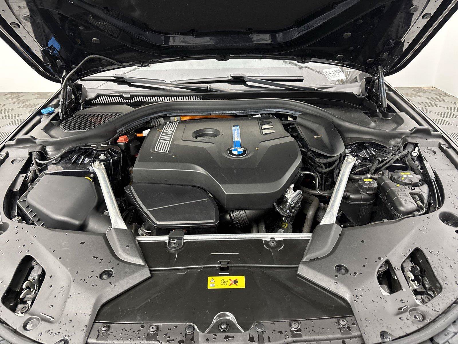 Used 2019 BMW 530e w/ M Sport Package RWD image 20