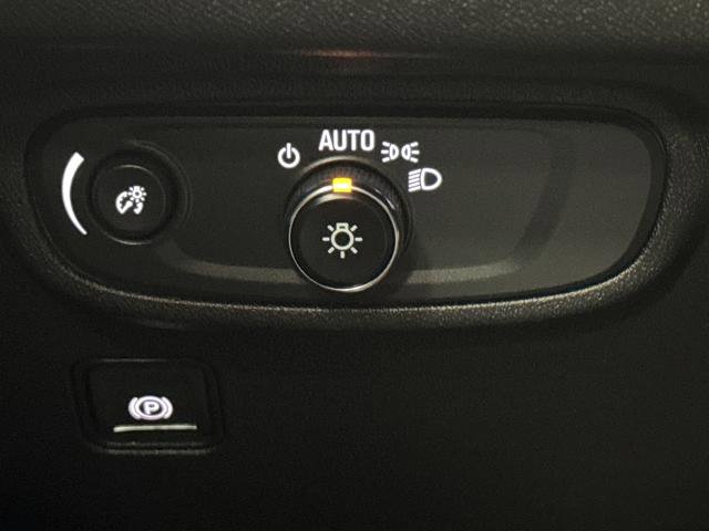 Used 2023 GMC Terrain SLE w/ Driver Convenience Package image 24