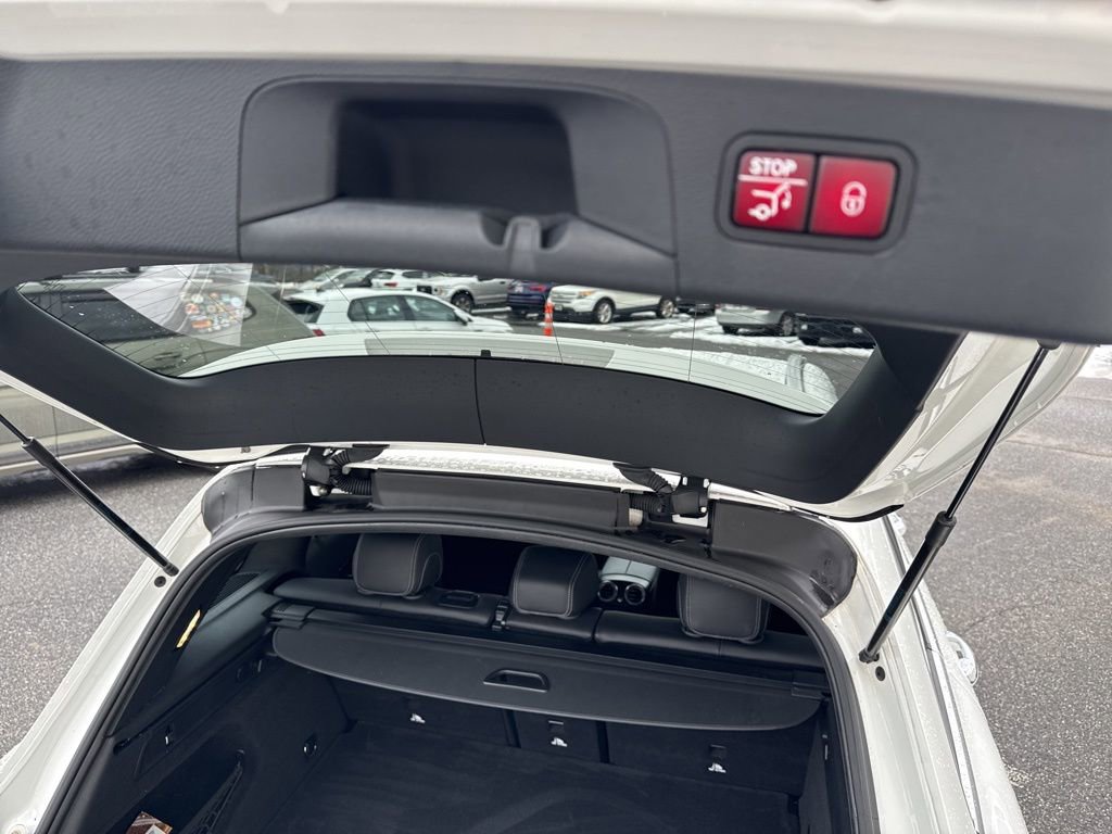 Used 2022 Mercedes-Benz GLC 300 4MATIC w/ Multimedia Package Lite image 11