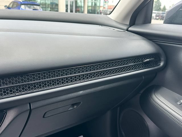 Used 2025 Honda HR-V LX image 28