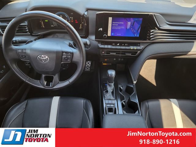 Used 2025 Toyota Camry SE image 27