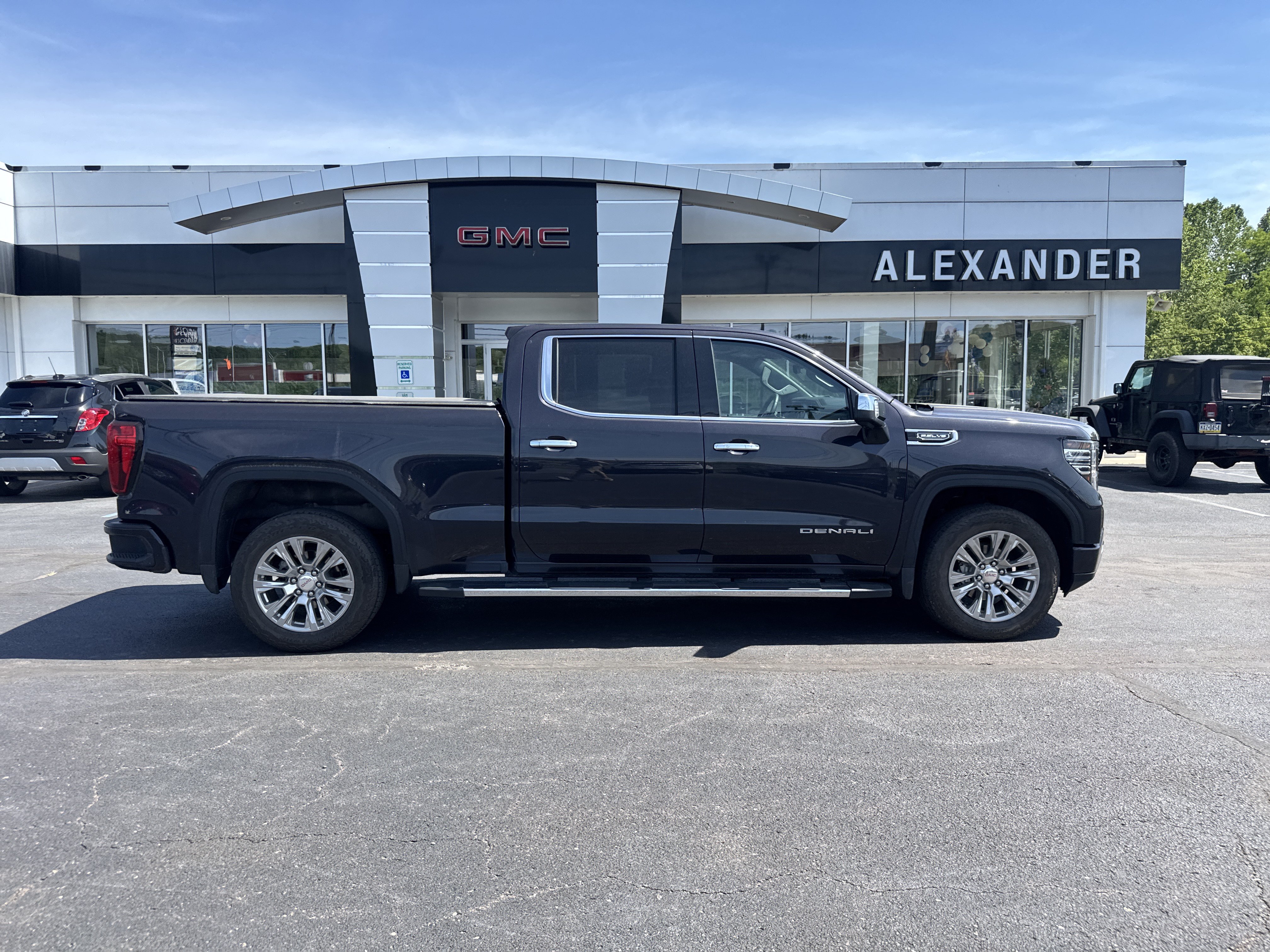 Used 2023 GMC Sierra 1500 Denali w/ Technology Package AWD/4WD video 2