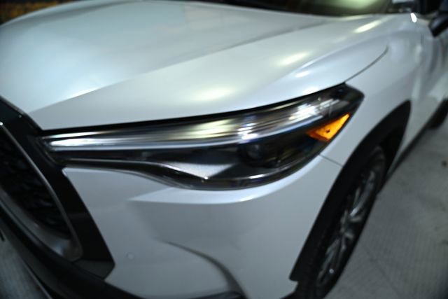 Used 2023 Toyota Corolla Cross XLE w/ Convenience Package image 12