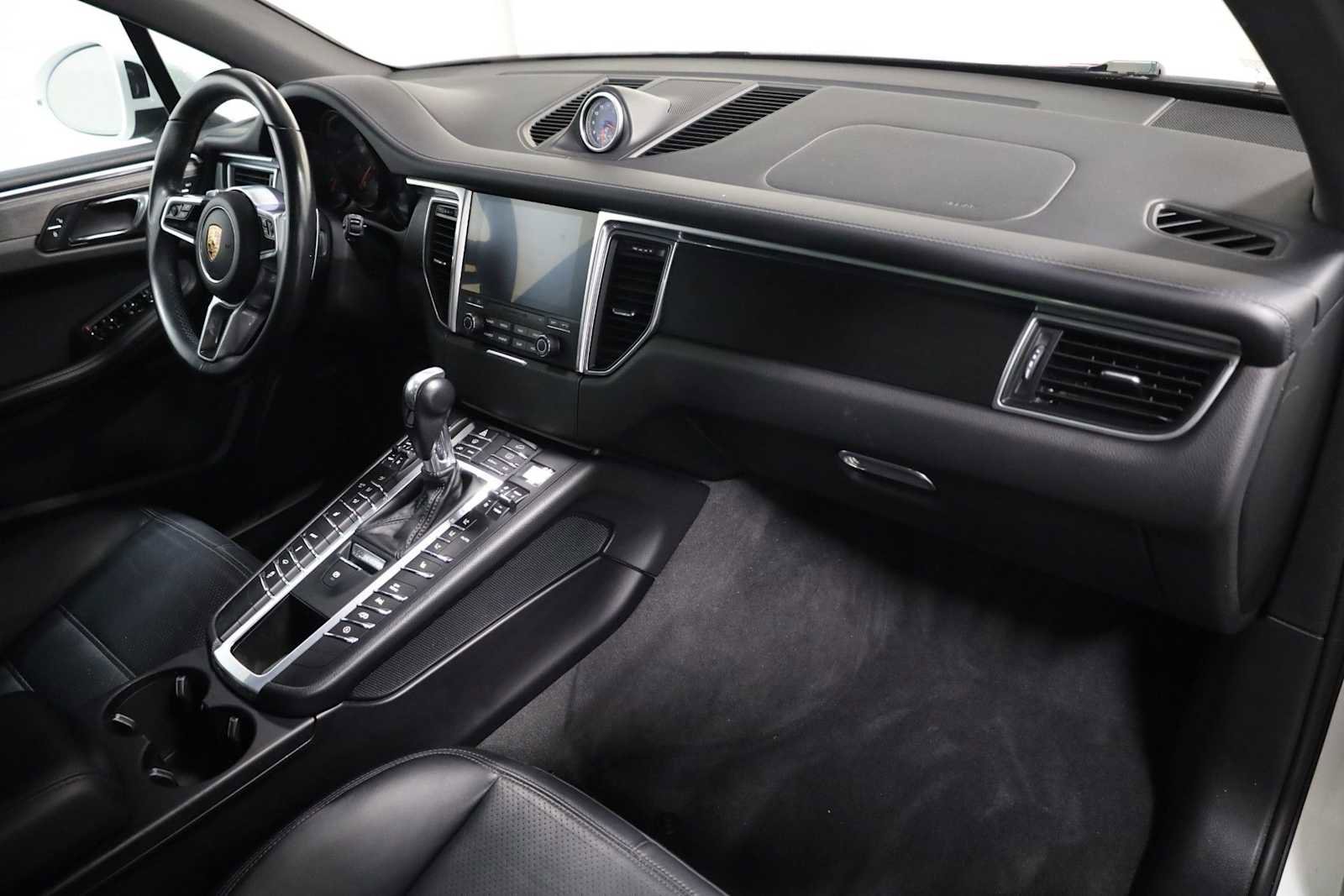 Used 2018 Porsche Macan GTS image 6