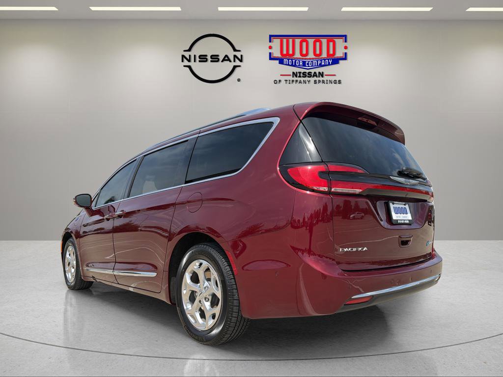 Used 2021 Chrysler Pacifica Limited w/ Uconnect Theater Family Group FWD image 4