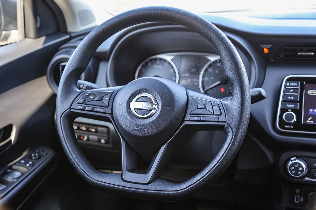 New 2025 Nissan Kicks Play S w/ Interior Electronics Package FWD image 17