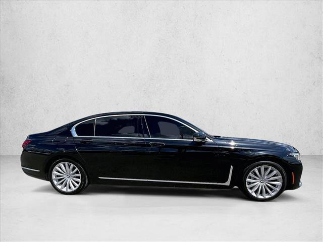 Used 2022 BMW 740i w/ Premium Package RWD image 5