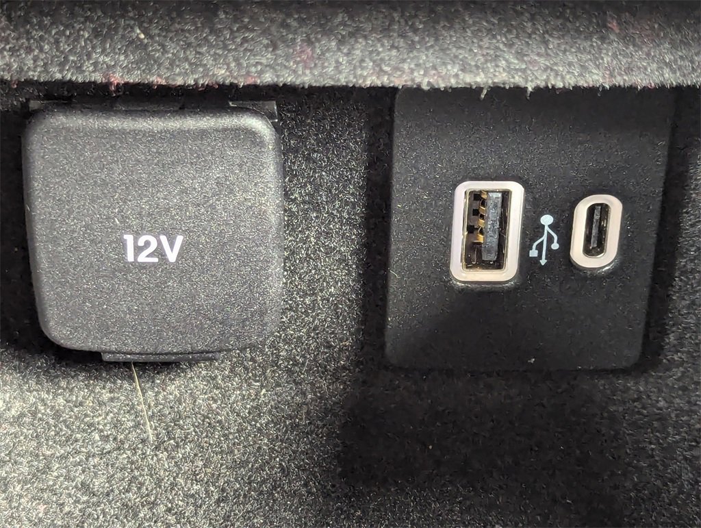 Used 2022 Lincoln Corsair Reserve w/ Elements Package image 15