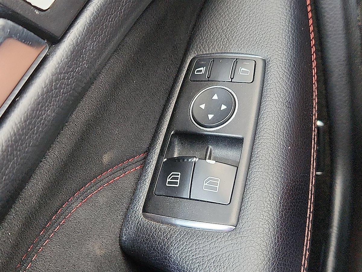 Used 2013 Mercedes-Benz C 250 Coupe image 10