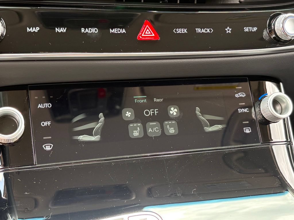 New 2026 Genesis GV70 2.5T AWD/4WD image 19