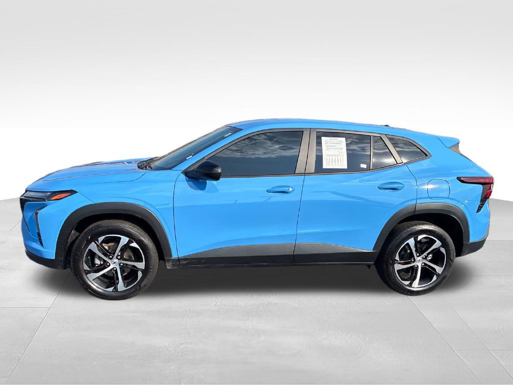 Used 2024 Chevrolet Trax RS w/ Driver Confidence Package FWD image 2