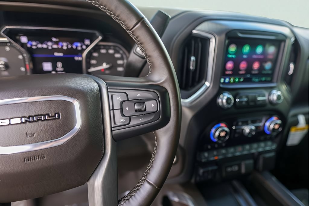 Used 2023 GMC Sierra 2500 Denali w/ Denali Ultimate Package AWD/4WD image 16