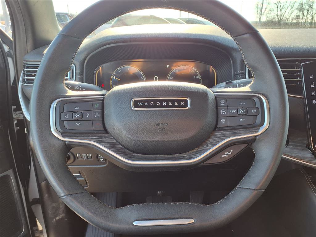 Used 2024 Jeep Wagoneer L Series II w/ Flexible Seating Group image 17