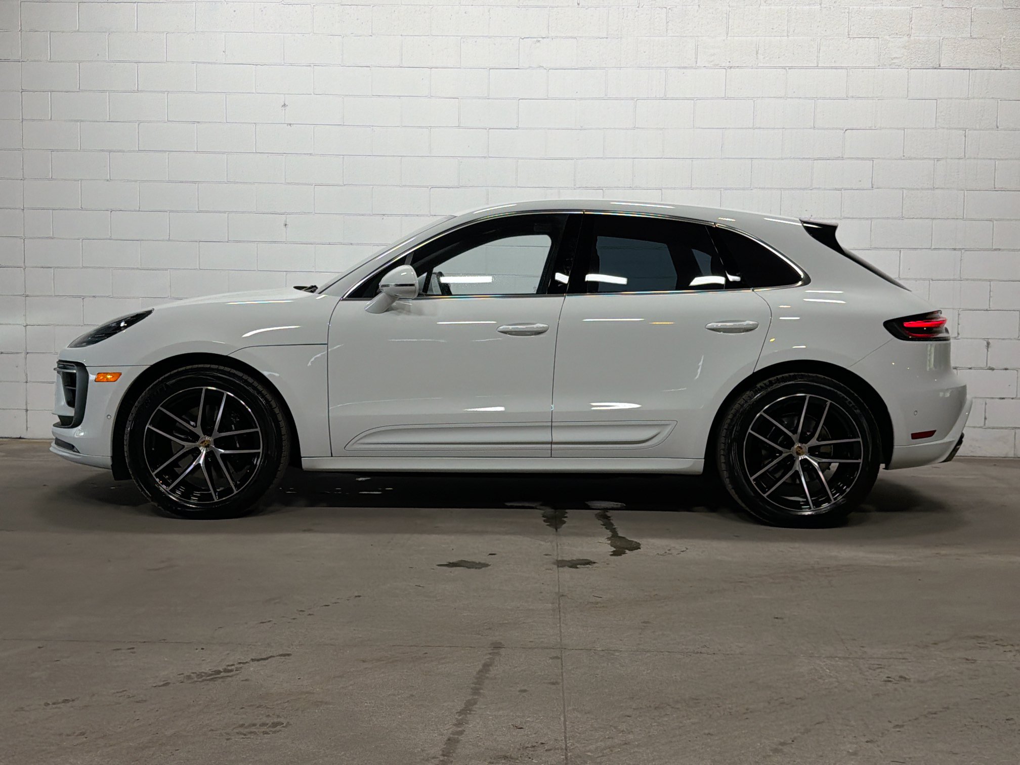 Certified 2026 Porsche Macan S AWD/4WD image 2