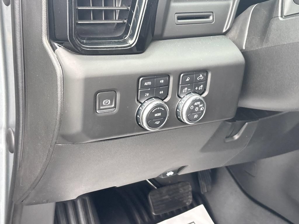 Used 2024 GMC Sierra 2500 AT4 w/ AT4 Preferred Package AWD/4WD image 30