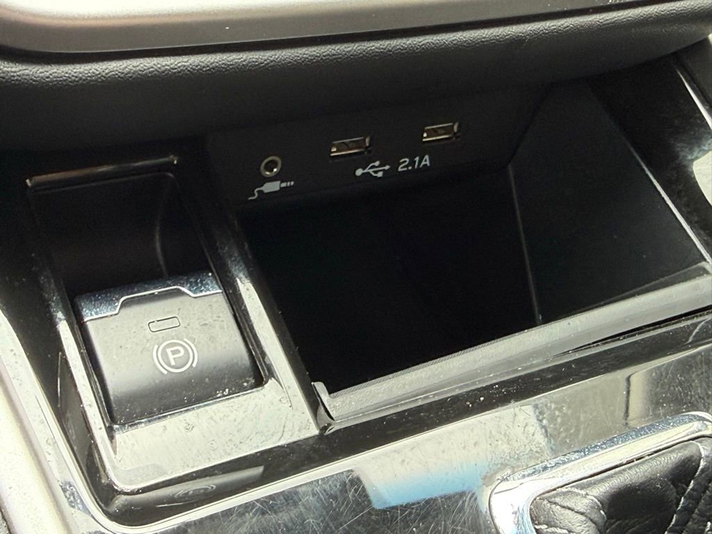 Used 2021 Subaru Outback Premium image 15