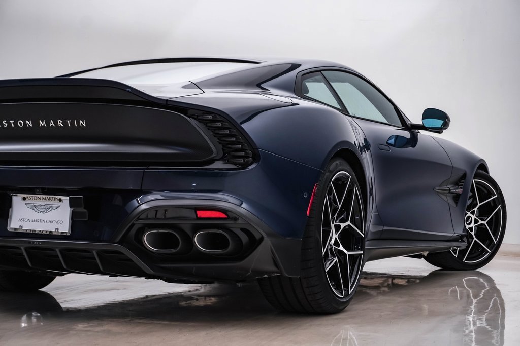 Used 2025 Aston Martin Vanquish image 11