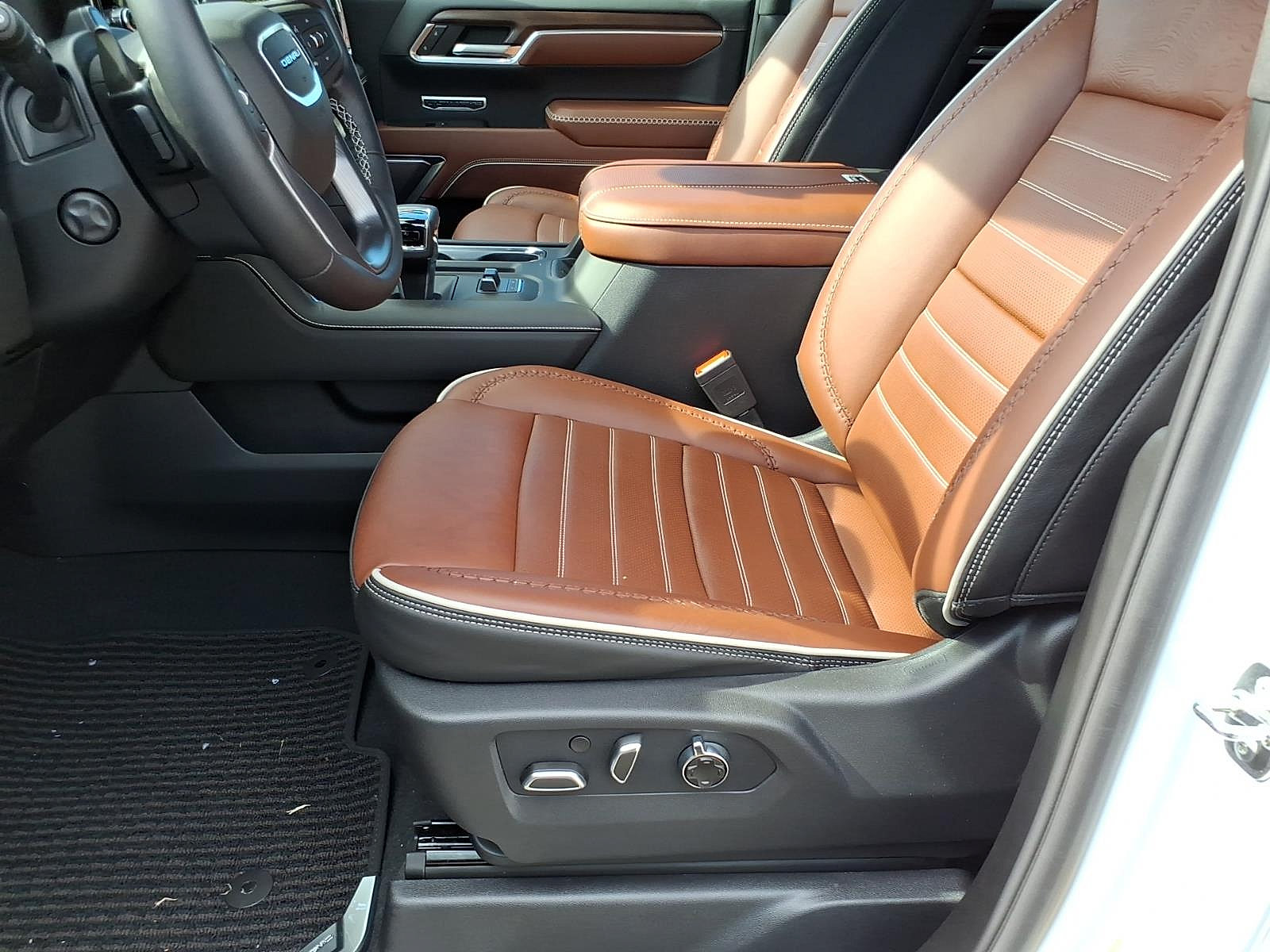 New 2026 GMC Sierra 1500 Denali Ultimate AWD/4WD image 14