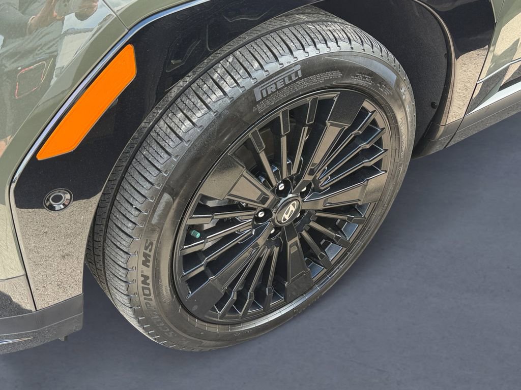Used 2025 Hyundai Santa Fe Calligraphy image 9