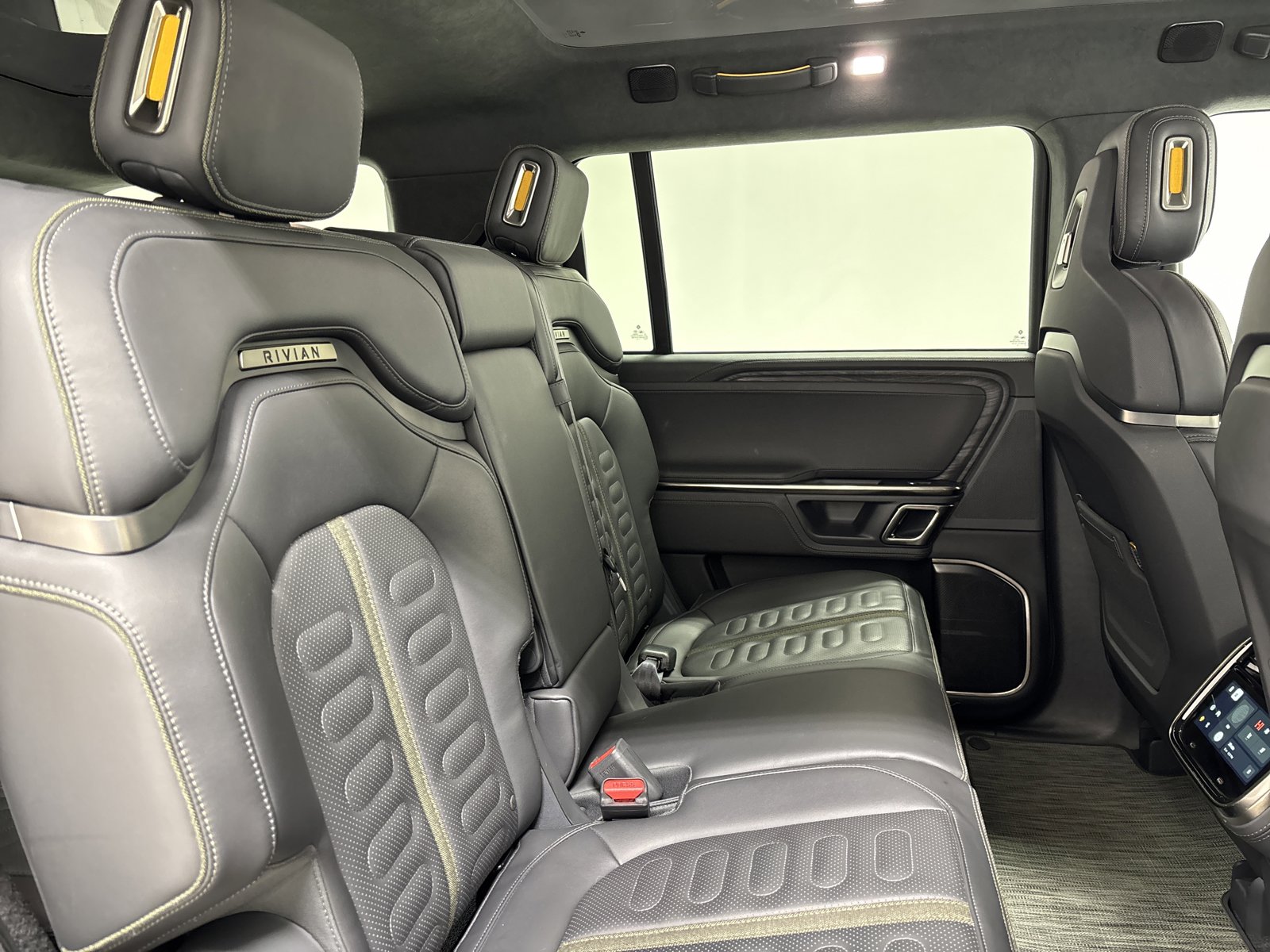 Used 2022 Rivian R1S Launch Edition image 23