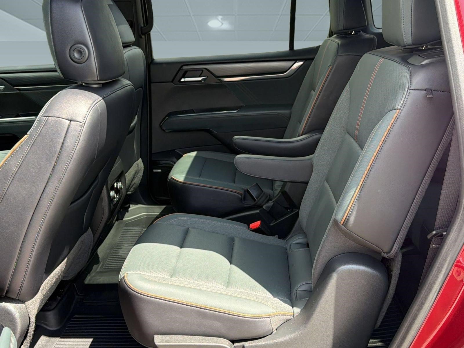 Used 2025 GMC Acadia AT4 w/ LPO, Floor Liner Package AWD/4WD image 24
