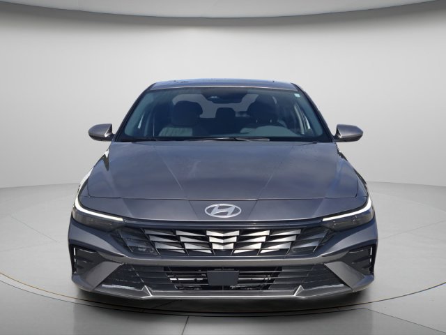 Used 2024 Hyundai Elantra SEL w/ Convenience Package FWD image 9