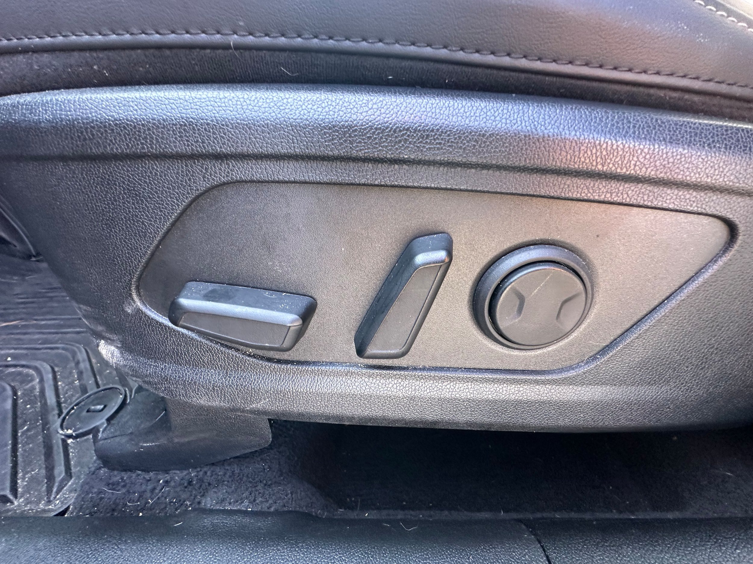 Used 2025 Kia Sorento EX w/ Panoramic Sunroof Package AWD/4WD image 17