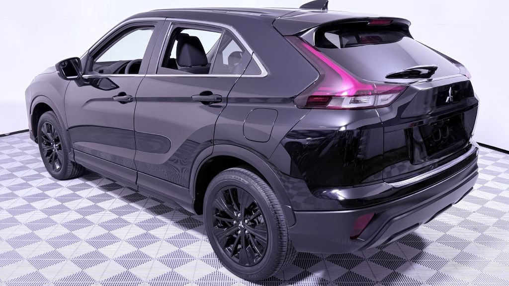 Used 2022 Mitsubishi Eclipse Cross LE image 5