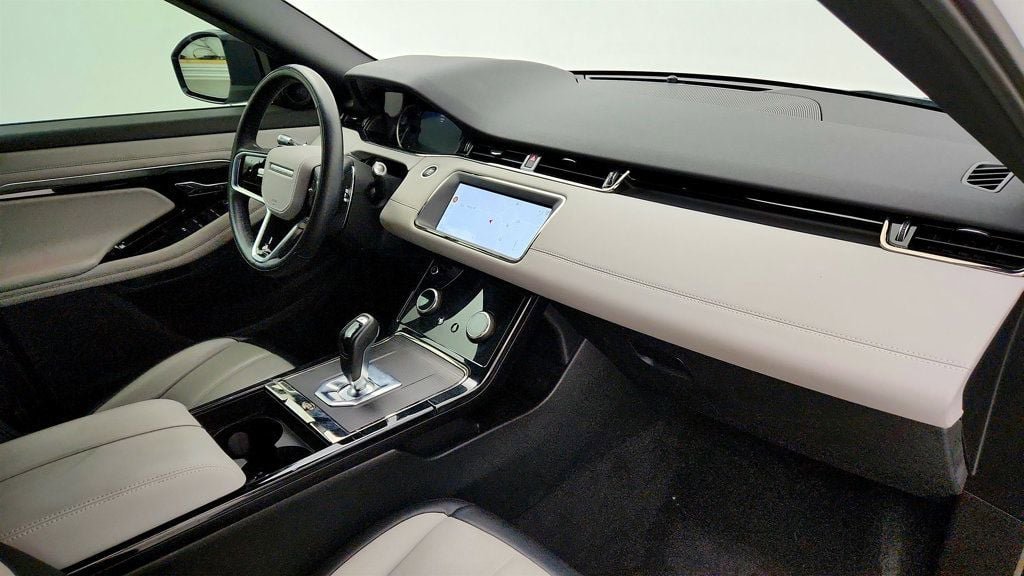 Used 2022 Land Rover Range Rover Evoque R-Dynamic S AWD/4WD image 24