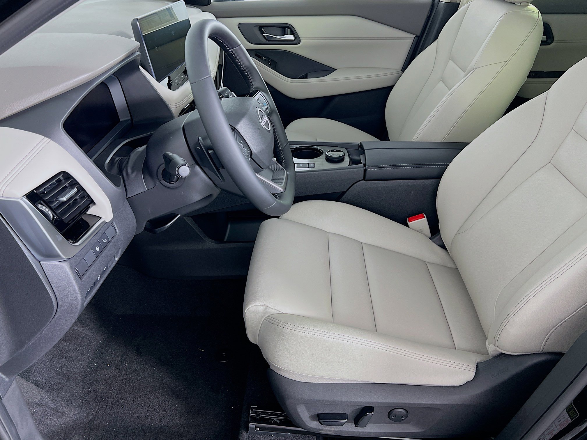 New 2025 Nissan Rogue SL w/ SL Premium Package image 3