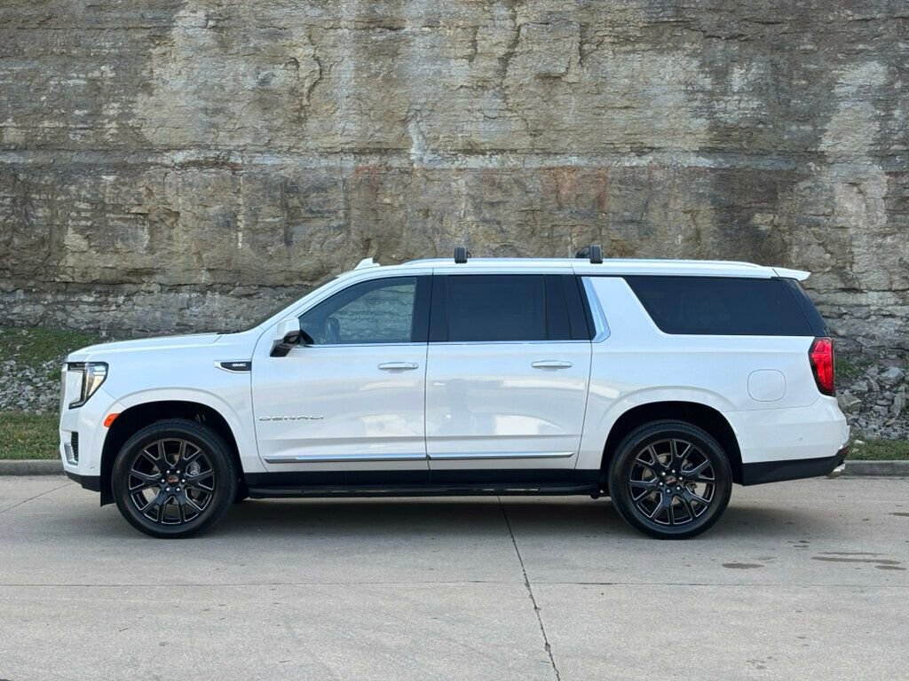 Used 2024 GMC Yukon XL Denali w/ Advanced Technology Package image 7